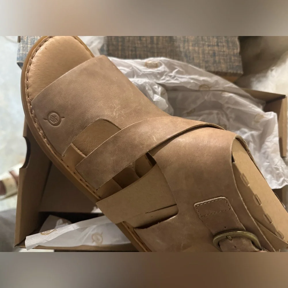 🎉LAST CHANCE🎉Born Marlowe Buckle Sandals - Leather